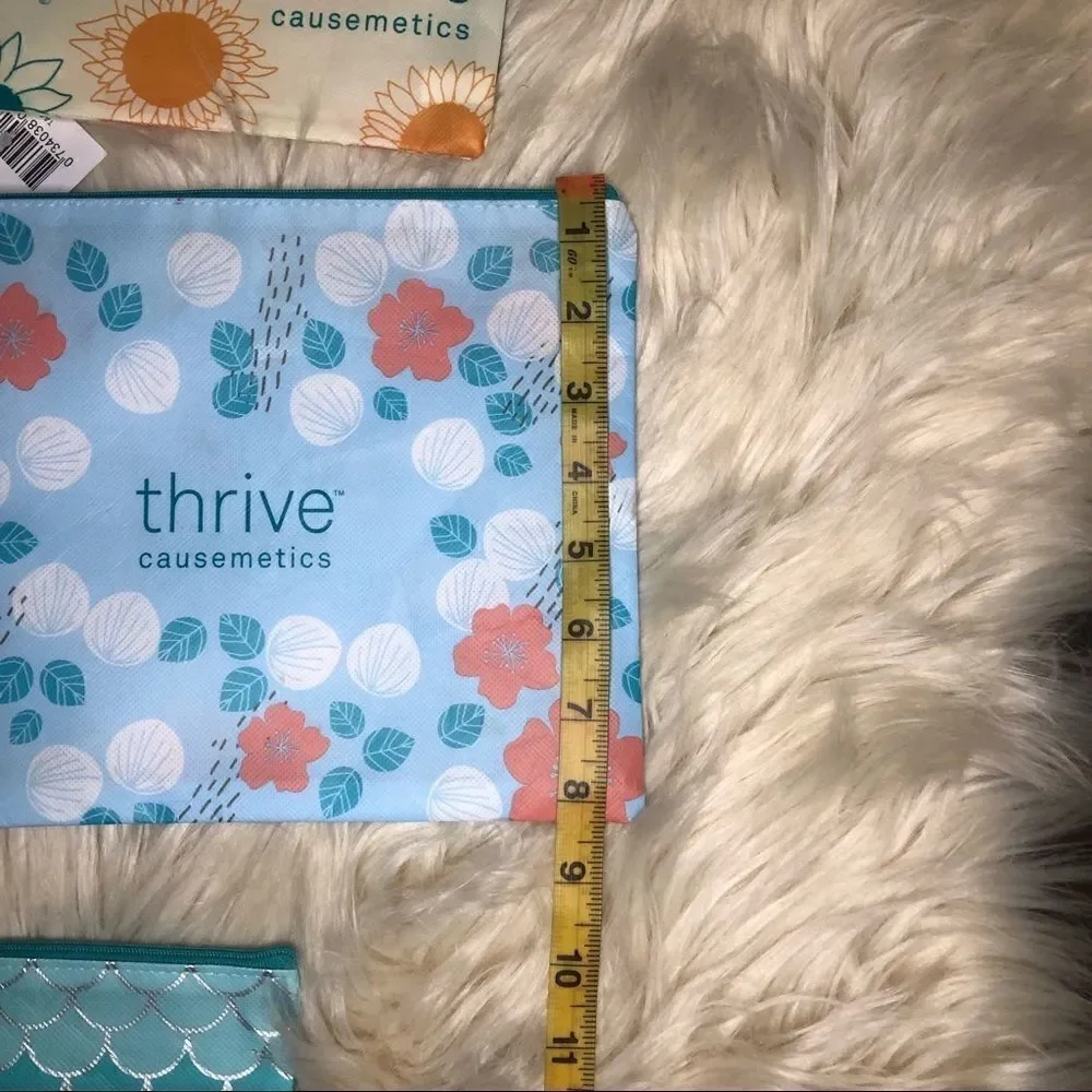 Thrive causemetics make up bag bundle of 3 NWT